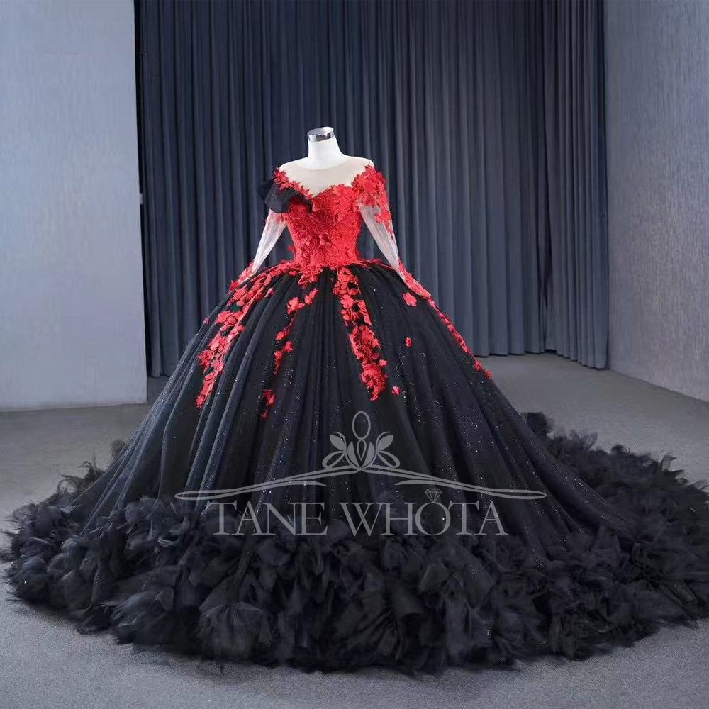 TW290 Quinceañera Dress O-Neck Long Sleeve Lace Up Back Beading Sequined Appliques Black and Red Ball Gown Flower Quinceanera Dress