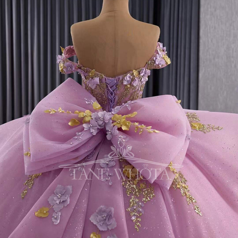TW577 Sukienki Off-Shoulder Quinceanera Dress Sweetheart Lace-Up Back Bow Beading Appliques Sequined Pink Prom Gown