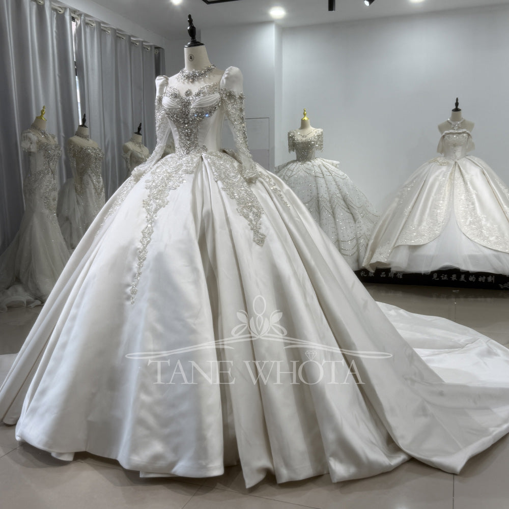 TW487 New Arrival Satin Wedding Dress Long Sleeves Lace Up Back High Neck Crystal Ball Gown Elegant Bridal Dress