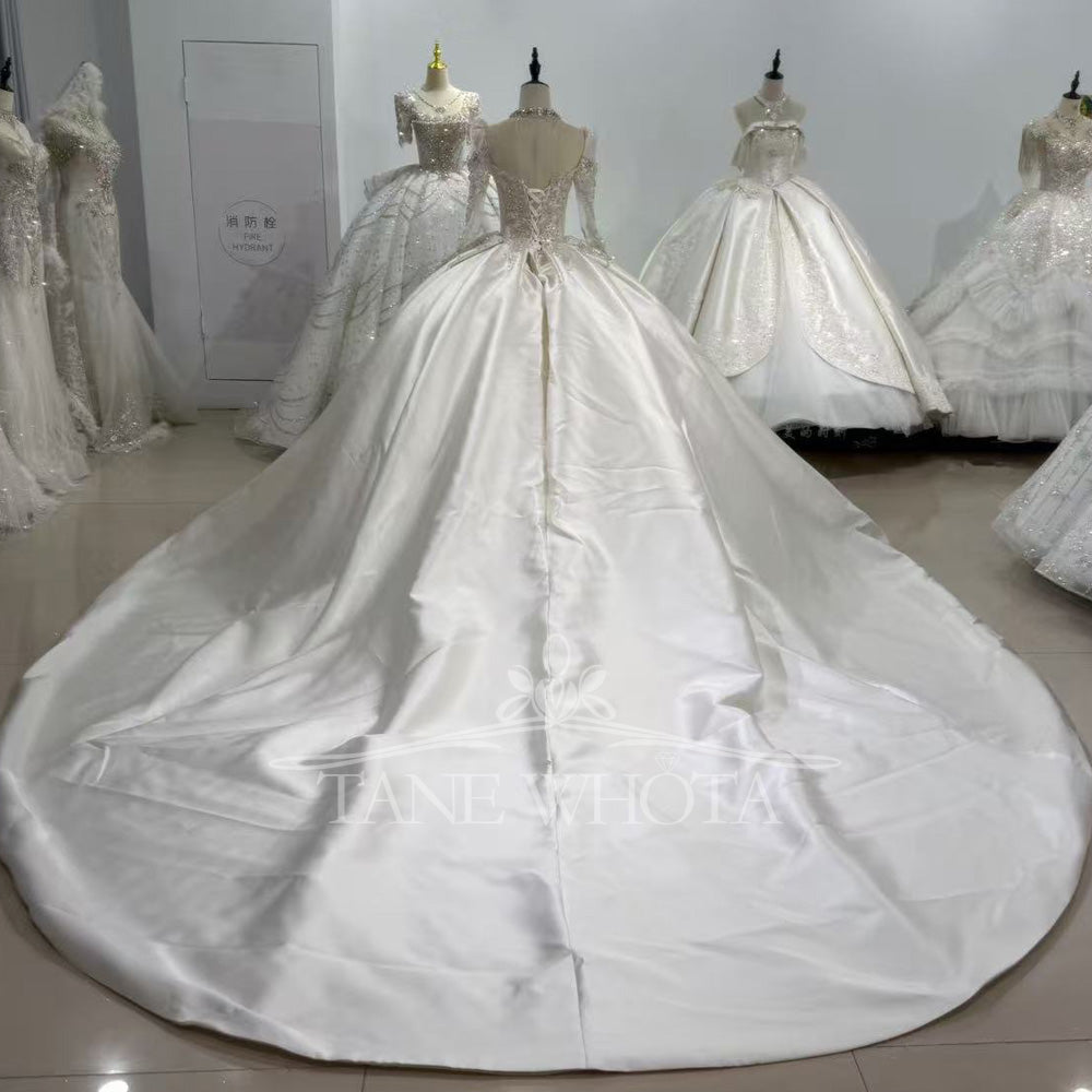 TW487 New Arrival Satin Wedding Dress Long Sleeves Lace Up Back High Neck Crystal Ball Gown Elegant Bridal Dress
