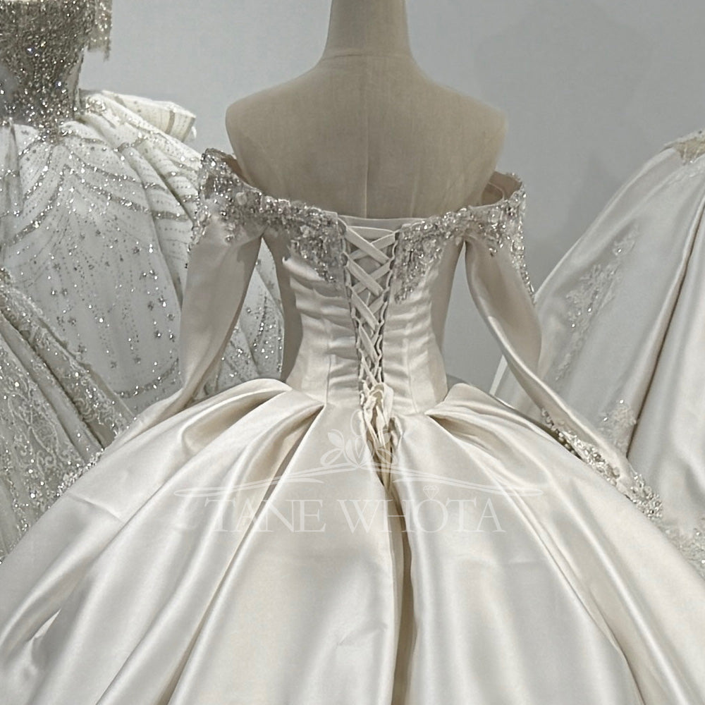 TW463 Customizable Bridal Dress Sweetheart Long Sleeve Lace-Up Back Ball Gown with Beading Crystal Sequined for Weddings