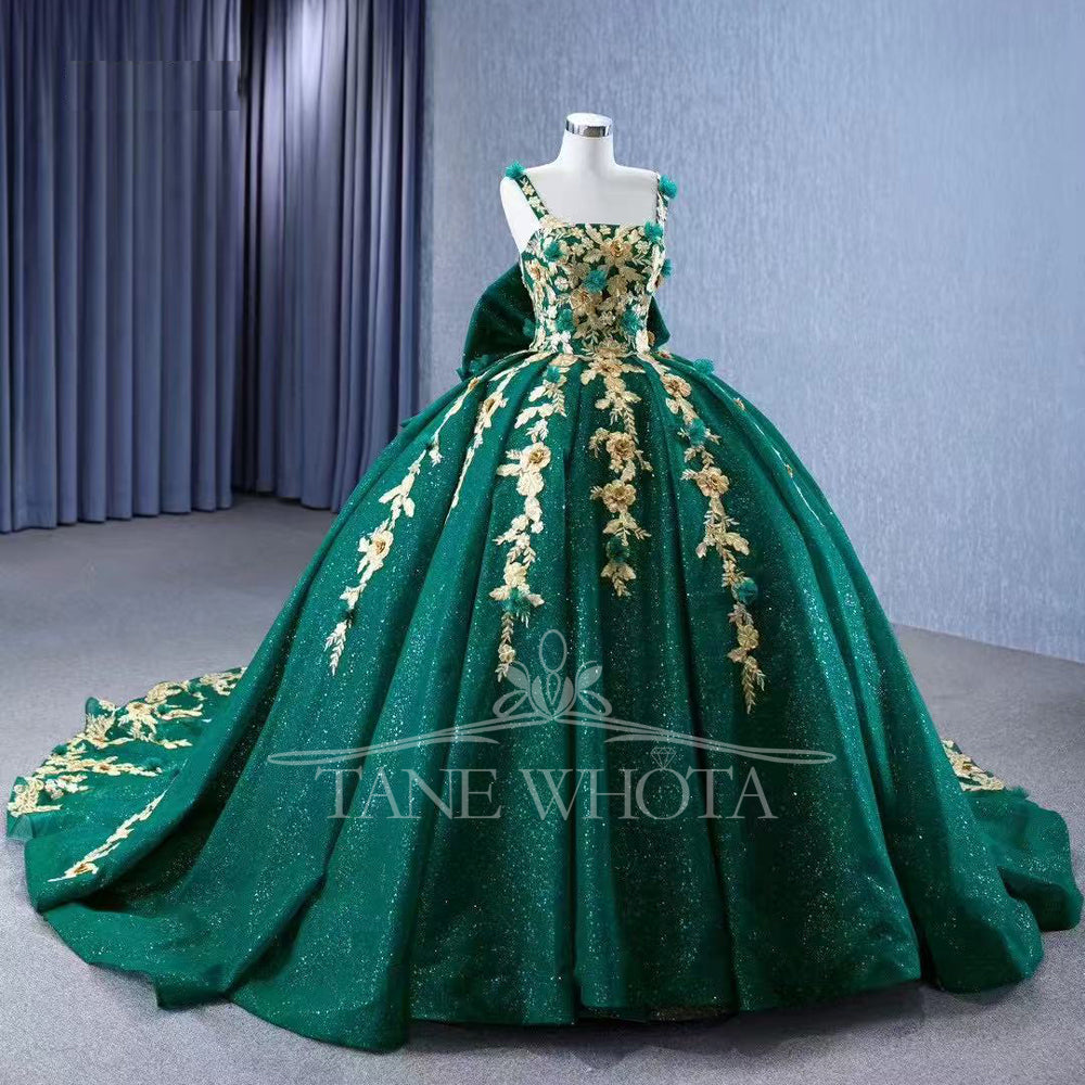TW307 15 Dress Quinceanera Spaghetti Straps Lace Up Keyhole Back Beading Sequined Appliques Green Ball Gown Flower Quinceanera Dress