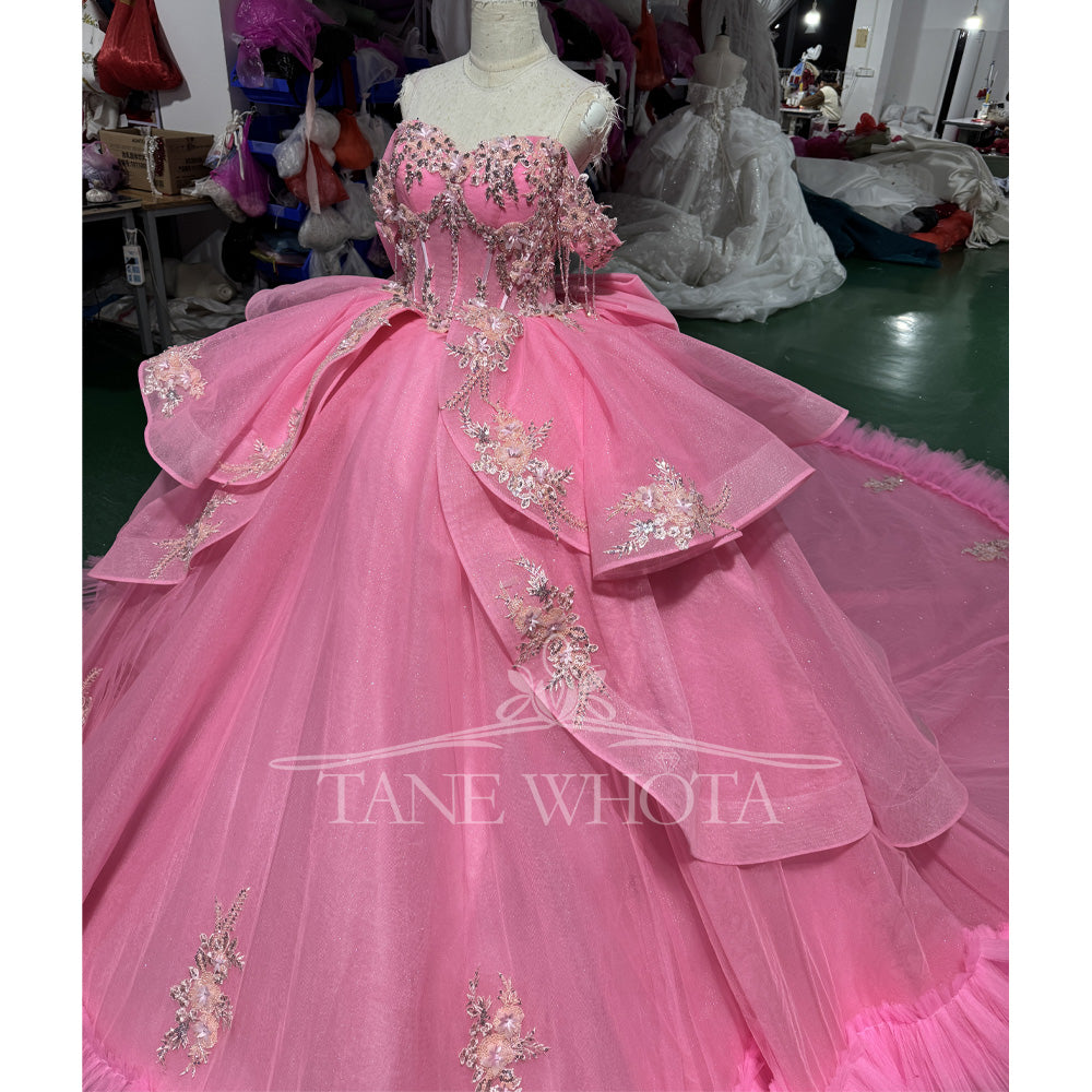 TW825 Pink Luxury Quinceanera Dress Sweetheart Off-Shoulder Lace Up Back Bow Crystal Appliques Princess Style For Women