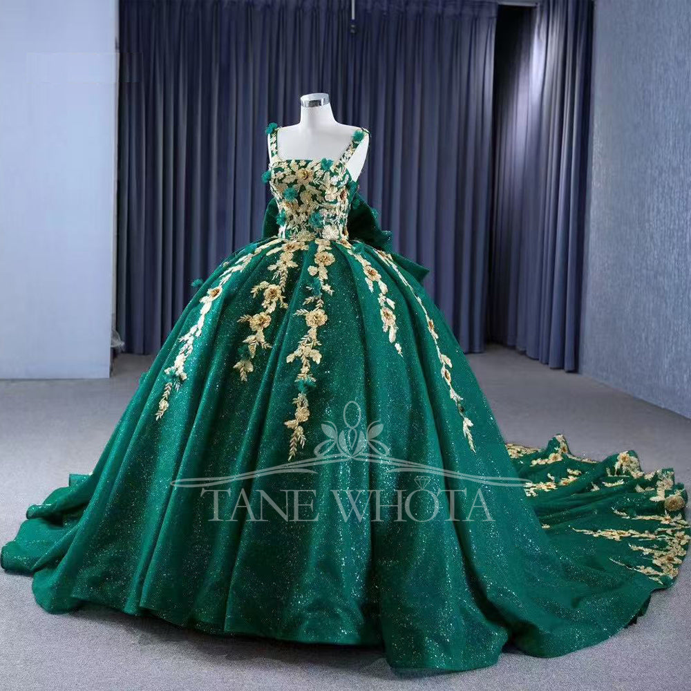 TW307 15 Dress Quinceanera Spaghetti Straps Lace Up Keyhole Back Beading Sequined Appliques Green Ball Gown Flower Quinceanera Dress