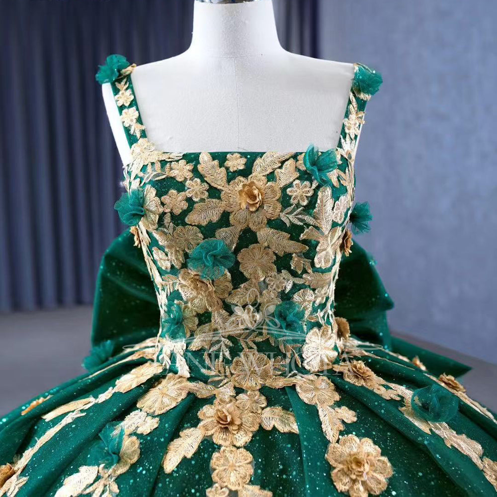 TW307 15 Dress Quinceanera Spaghetti Straps Lace Up Keyhole Back Beading Sequined Appliques Green Ball Gown Flower Quinceanera Dress