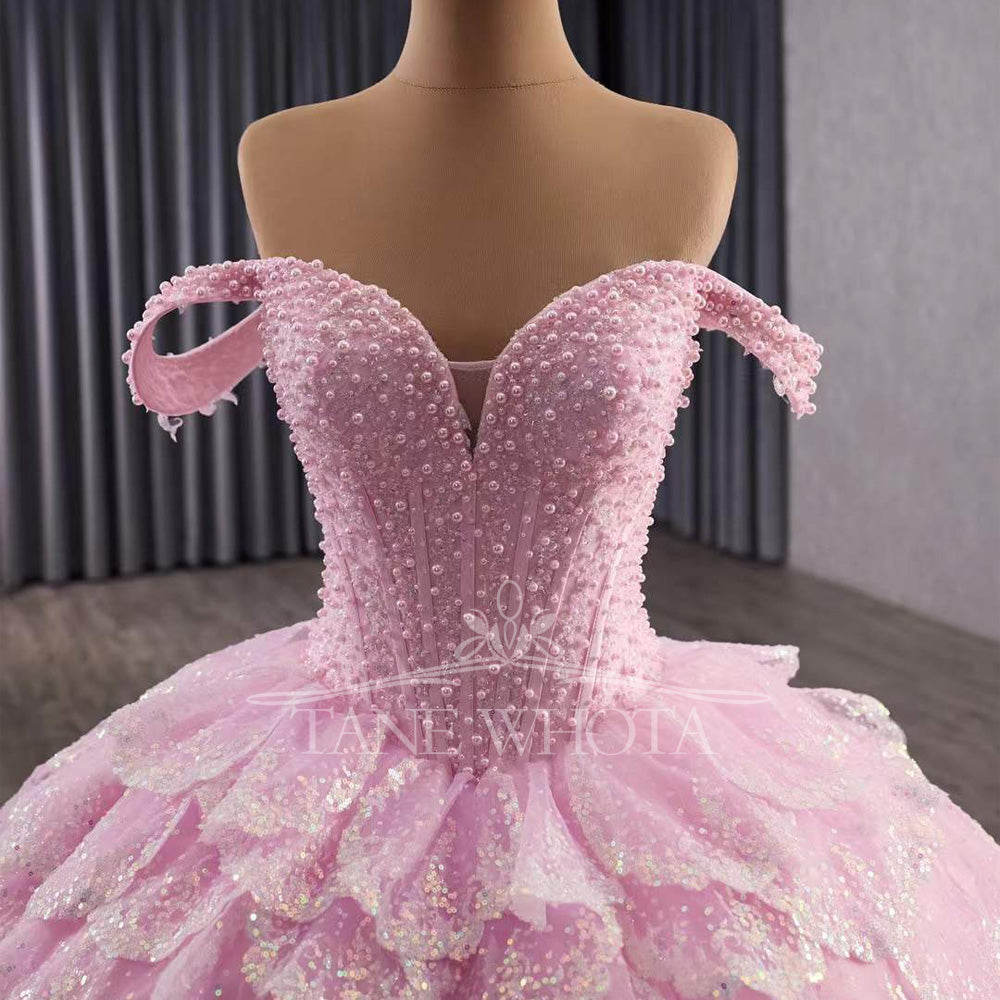TW582 Vintage Off-Shoulder Quinceanera Dress 15 Years Old Pink Prom Gown With Lace-Up Back Beading Sequined Sweetheart Tiered Design