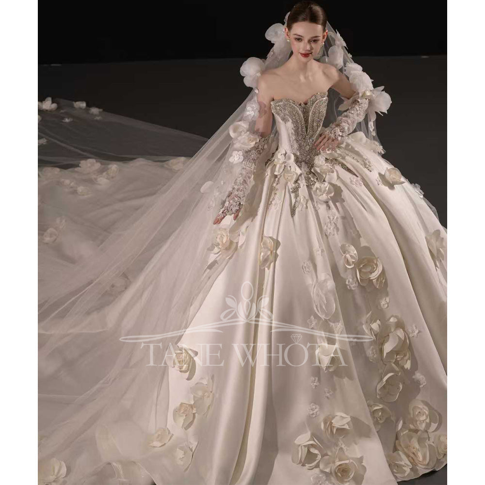 TW732 Luxury Sweetheart Wedding Dress Sleeveless Crystal Appliques Ball Gown Customizable Bridal Gown
