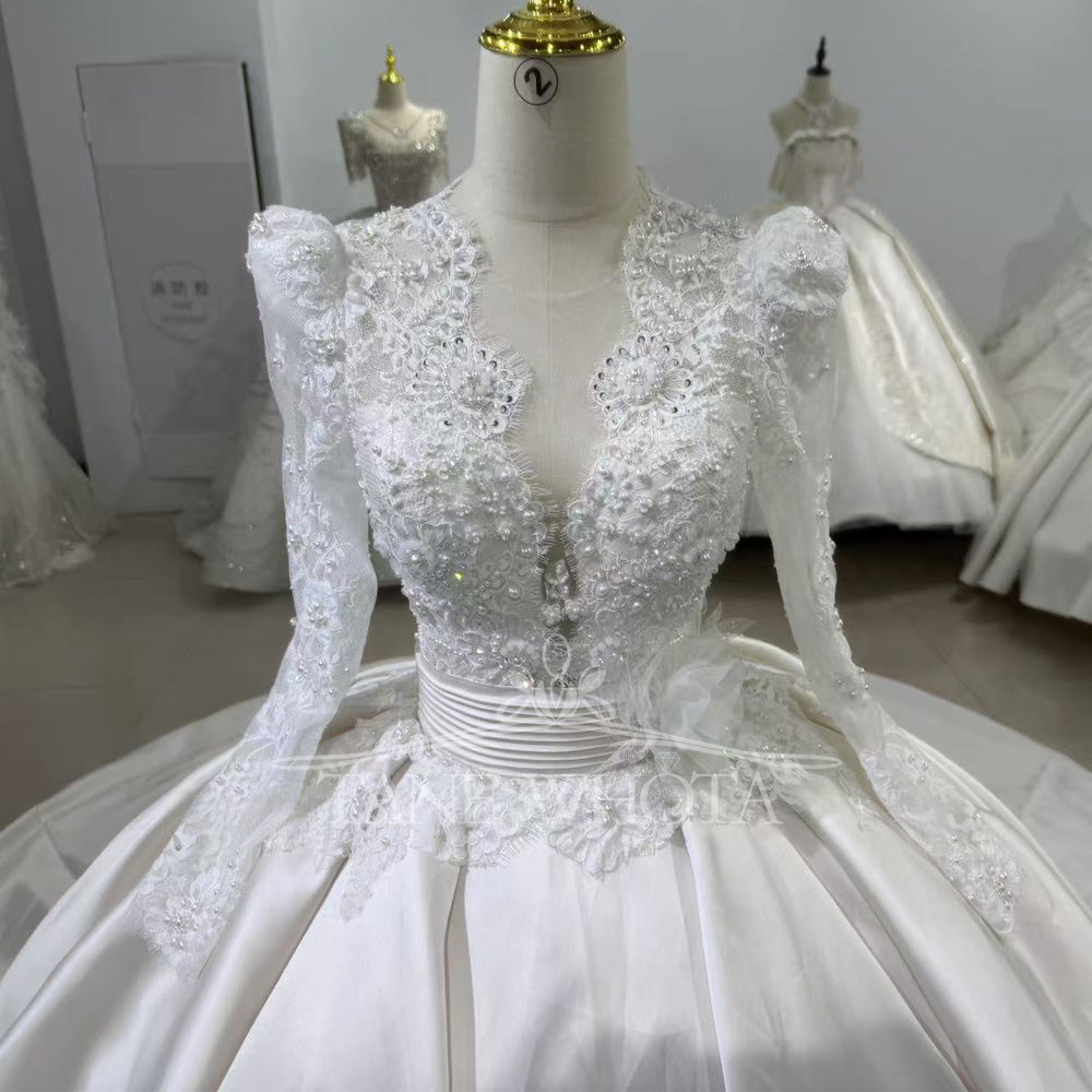 TW466 Luxury Scalloped Long Sleeve Wedding Dress Lace up Keyhole Back Embroidery Beading Crystal Customized Vestidos De Boda