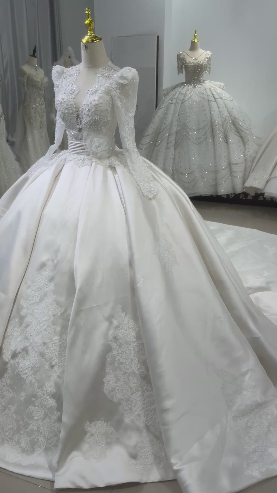 TW466 Luxury Scalloped Long Sleeve Wedding Dress Lace up Keyhole Back Embroidery Beading Crystal Customized Vestidos De Boda