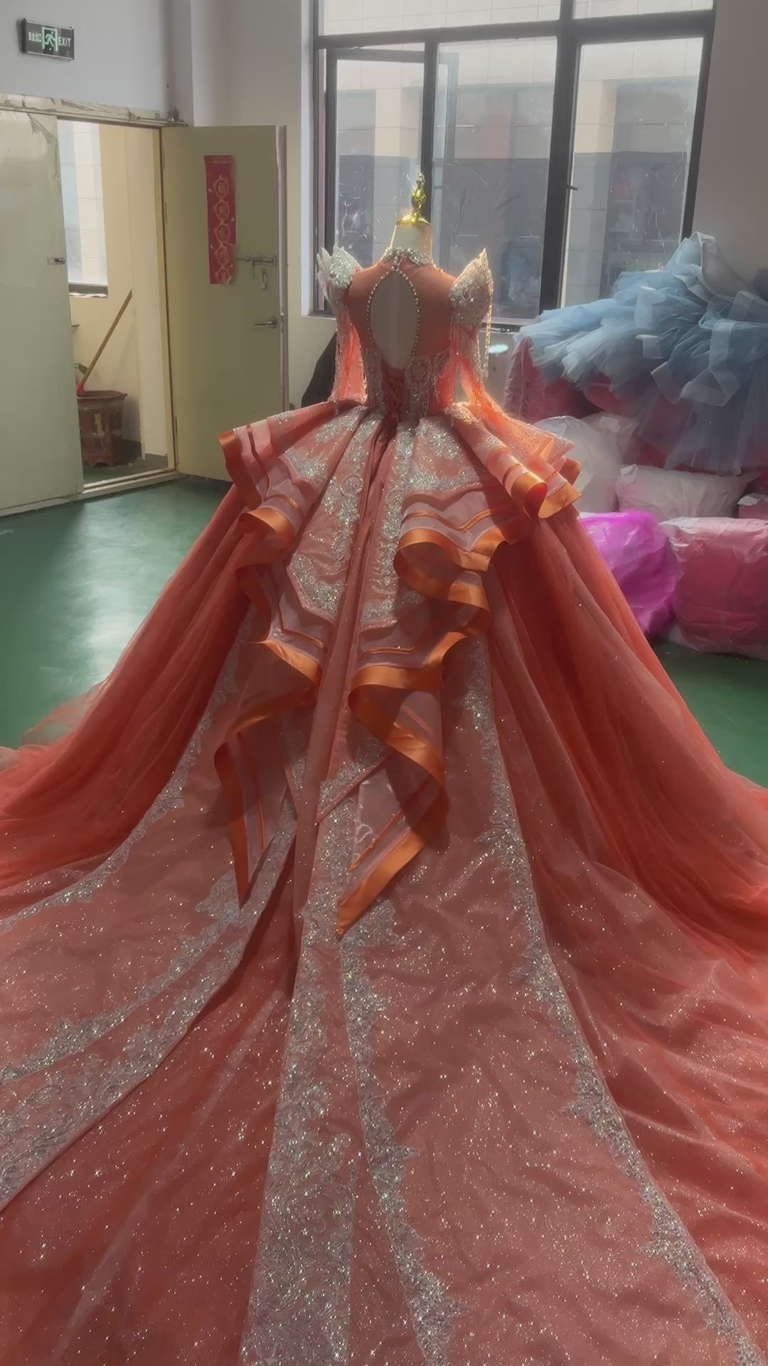 TW022 Luxury Customizable Evening Gown 2025 High Long Sleeve Lace-Up Keyhole Back Beaded Sequined Embrodiery For Formal Occasions