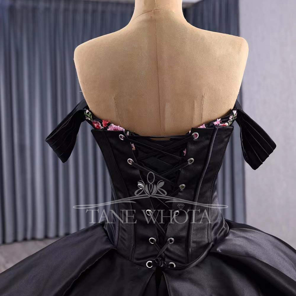 TW493 Vestidos De XV 15 Años Black Lace Flower Off Shoulder Lace Up Back Ball Gown Quinceanera Dress With Jacket