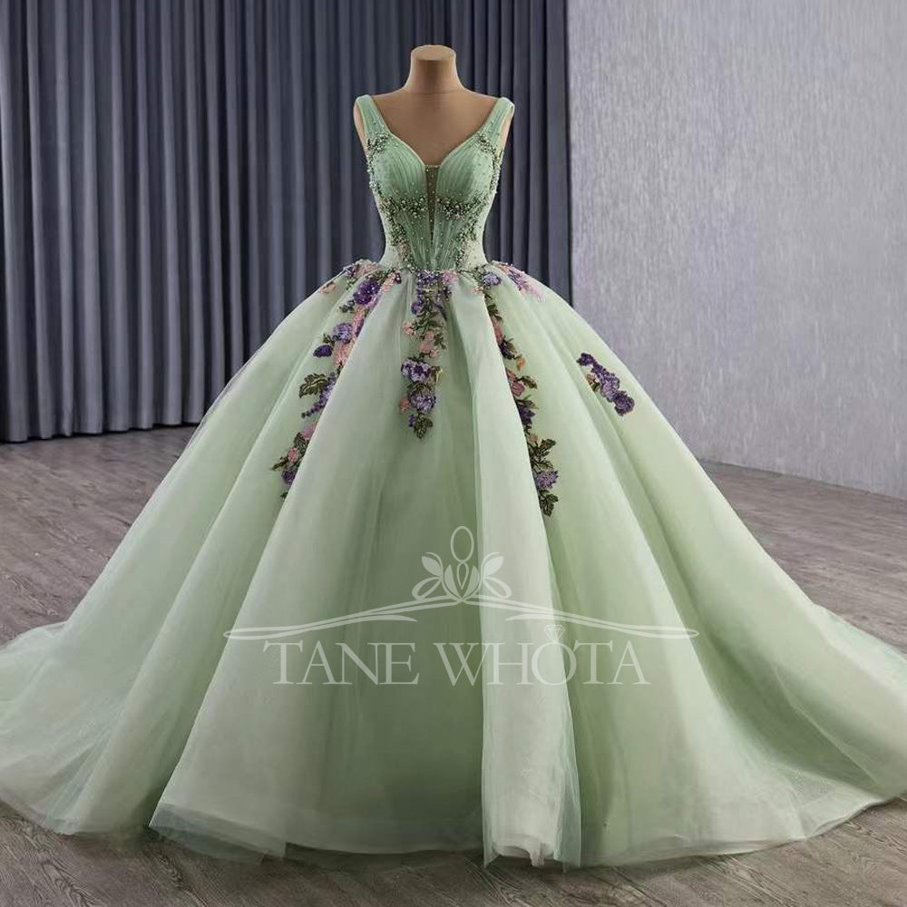 TW452 Vestidos De XV Años Green V Neck Sleeveless Lace Up Back Appliques Lace Flower Quinceanera Dress